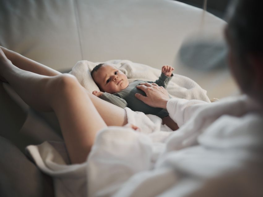 Baby und Mama im Pool Baby und Mama im Pool